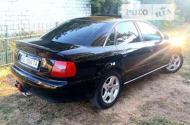 Седан Audi A4 1996 в Дніпрі