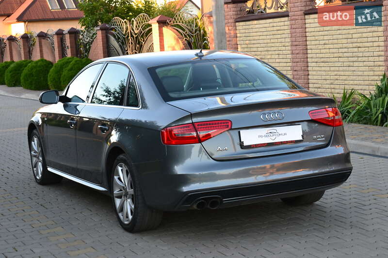 Седан Audi A4 2014 в Луцке