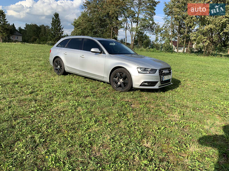 Универсал Audi A4 2012 в Городке