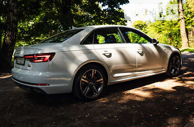Седан Audi A4 2018 в 