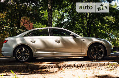 Седан Audi A4 2018 в 