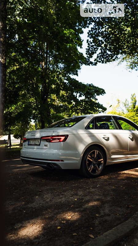 Седан Audi A4 2018 в Львове