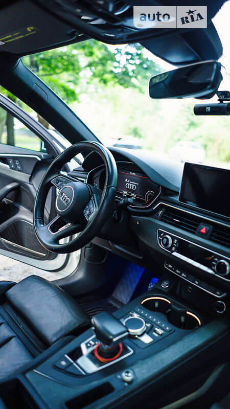 Седан Audi A4 2018 в Львове