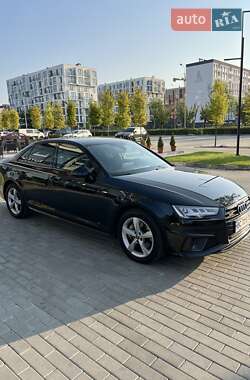 Седан Audi A4 2019 в Львові