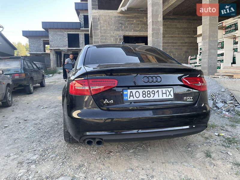 Седан Audi A4 2012 в Нижней Апше