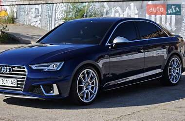 Седан Audi A4 2017 в Днепре