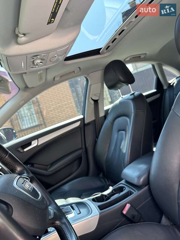 Седан Audi A4 2012 в Киеве