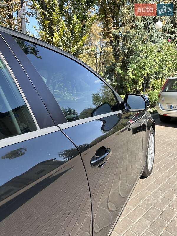 Седан Audi A4 2012 в Киеве