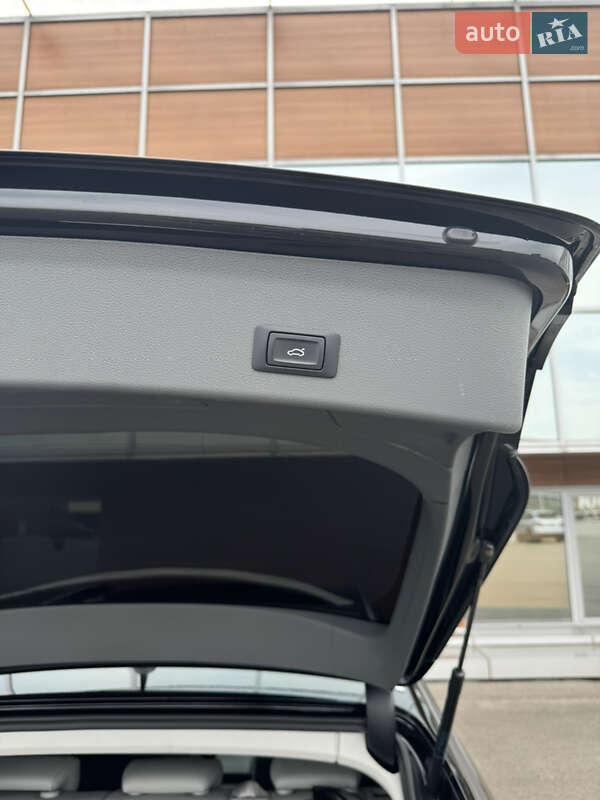 Универсал Audi A4 2015 в Киеве