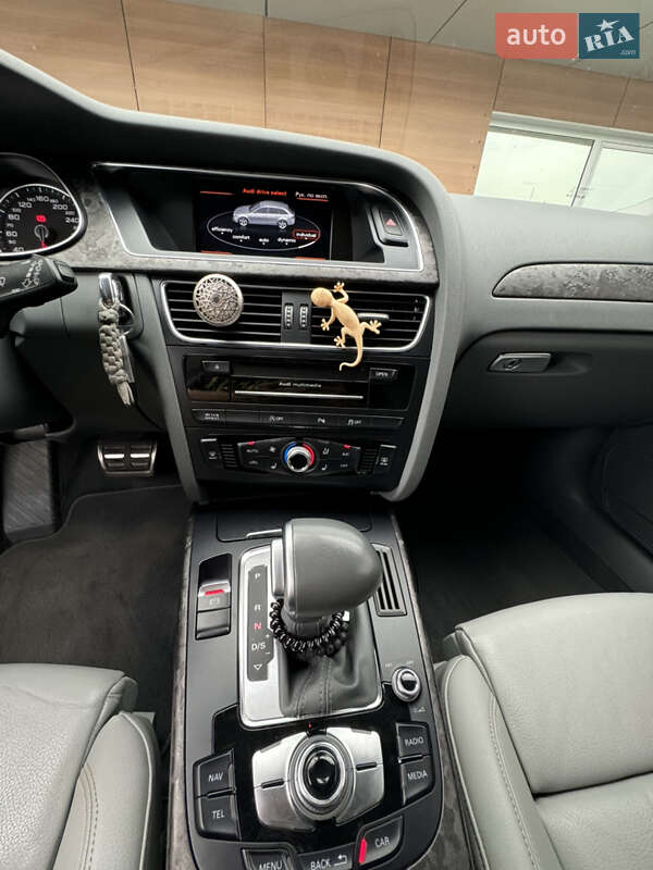 Универсал Audi A4 2015 в Киеве