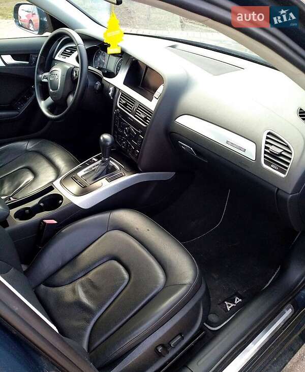 Седан Audi A4 2011 в 