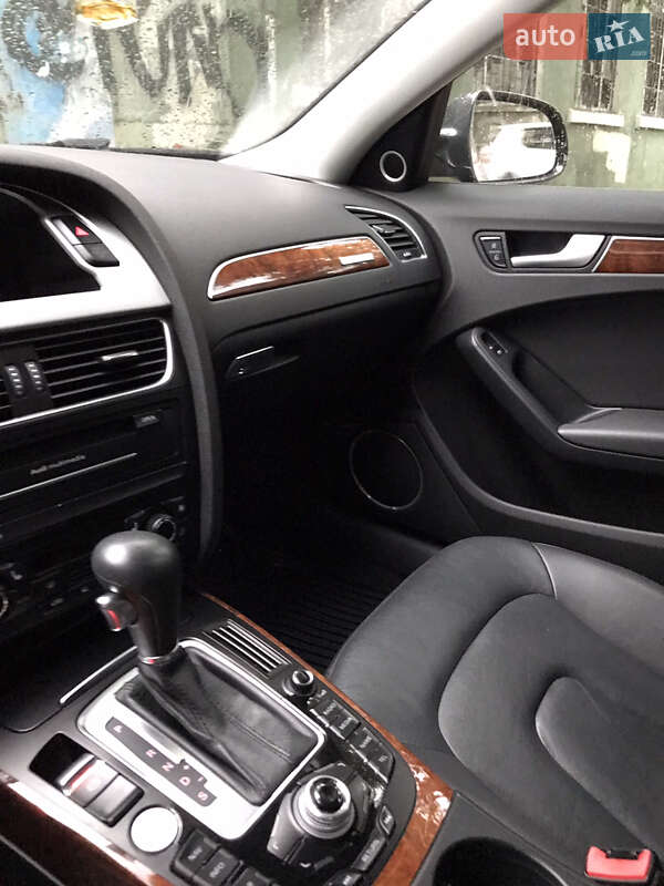 Седан Audi A4 2011 в Одессе