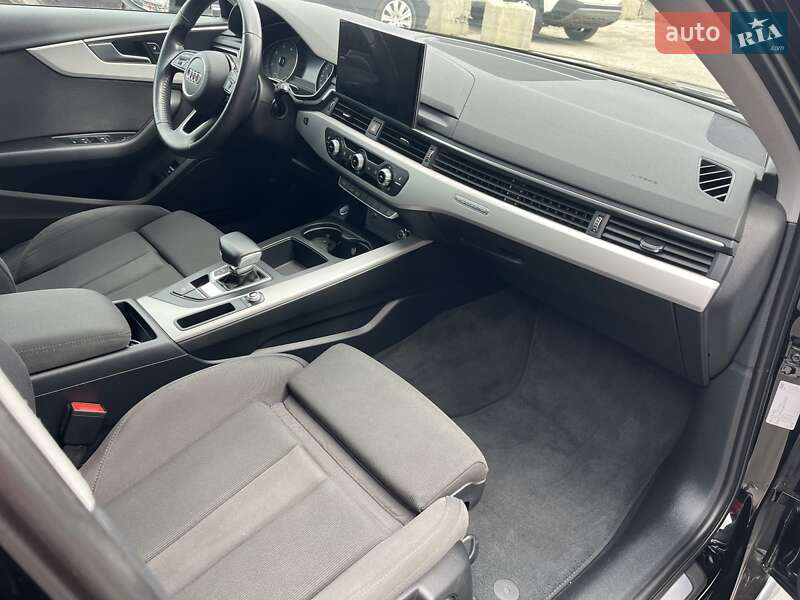 Універсал Audi A4 2019 в Івано-Франківську
