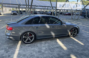 Седан Audi A4 2013 в Львові