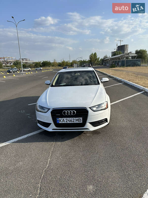 Седан Audi A4 2013 в Києві