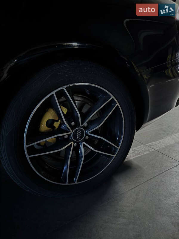 Седан Audi A4 2011 в Львові