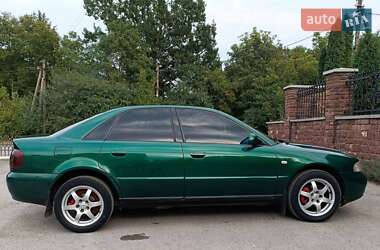 Седан Audi A4 1999 в 