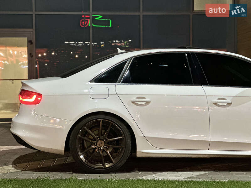 Седан Audi A4 2014 в Вінниці