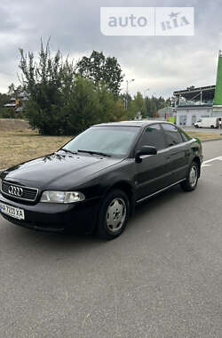 Седан Audi A4 1995 в Києві