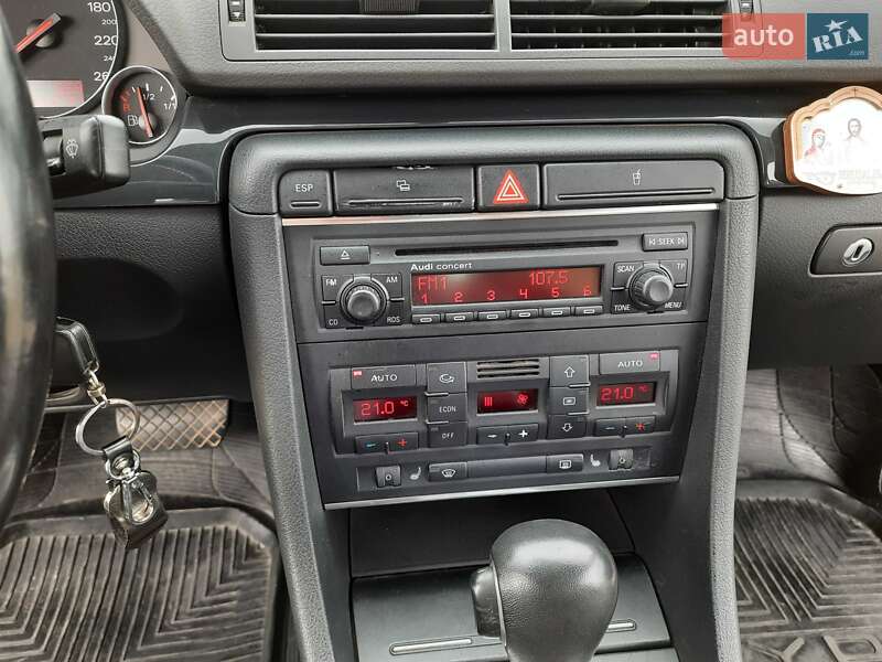 Седан Audi A4 2004 в Запорожье