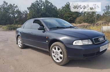 Седан Audi A4 1996 в Славянске