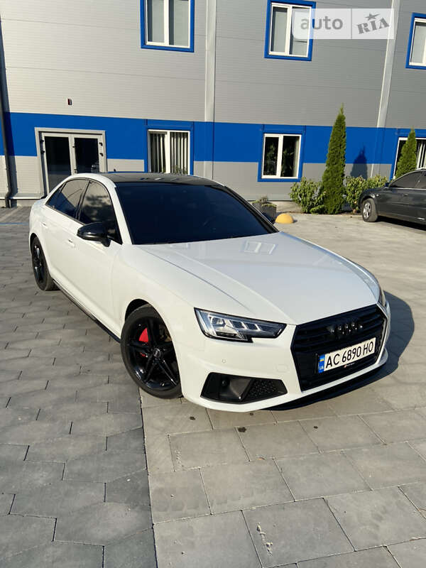 Седан Audi A4 2018 в Луцке