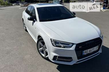 Седан Audi A4 2016 в Дніпрі