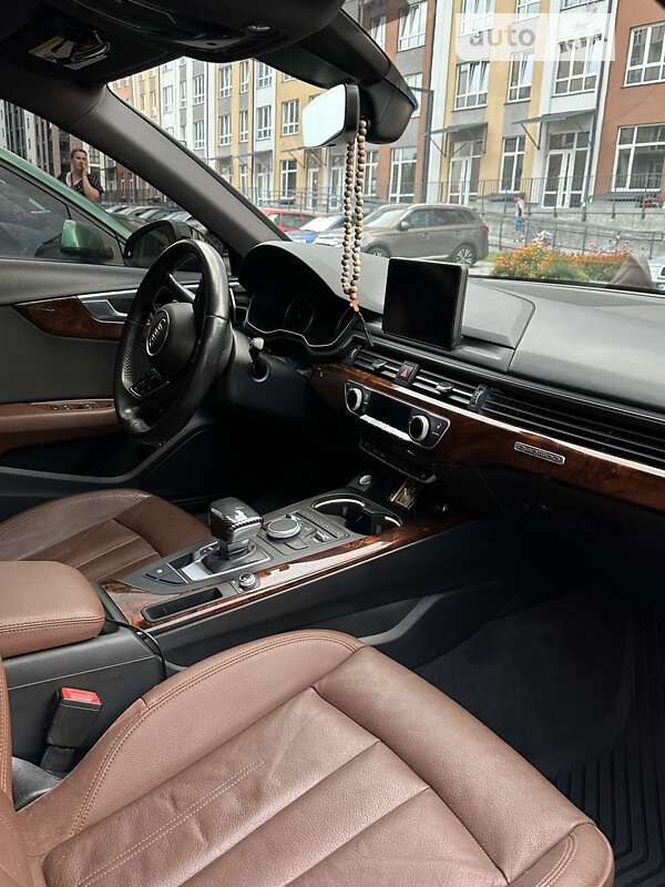 Седан Audi A4 2017 в Чернівцях