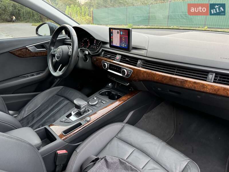 Седан Audi A4 2018 в Львове