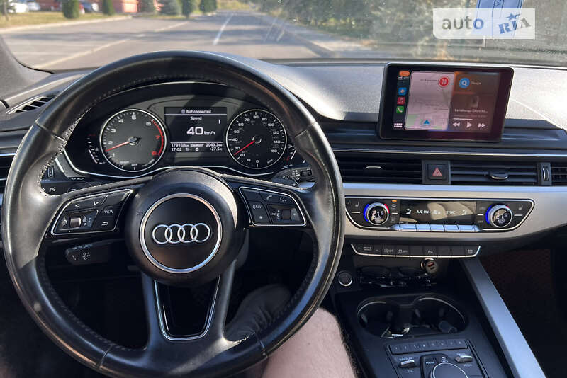 Седан Audi A4 2016 в Ровно