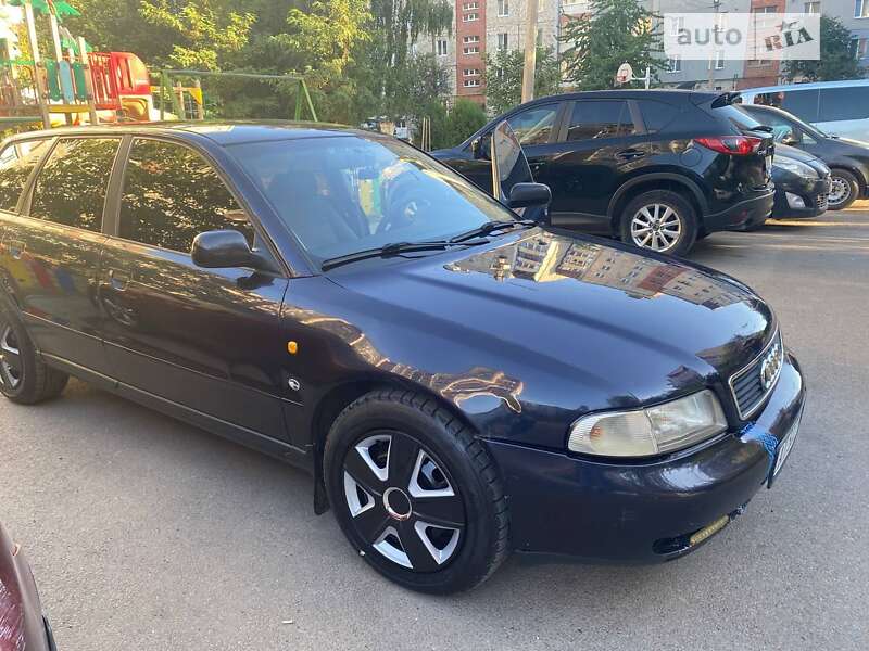 Універсал Audi A4 1997 в Івано-Франківську