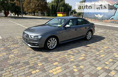 Седан Audi A4 2014 в Луцке