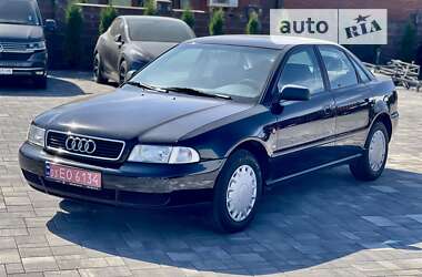 Седан Audi A4 1995 в Ровно