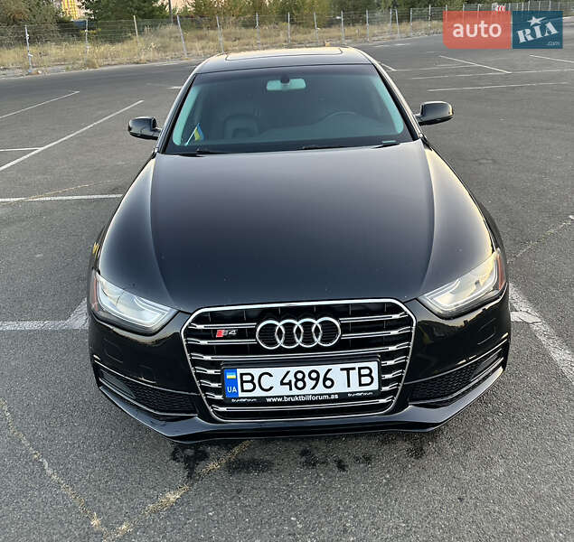 Audi A4 2014