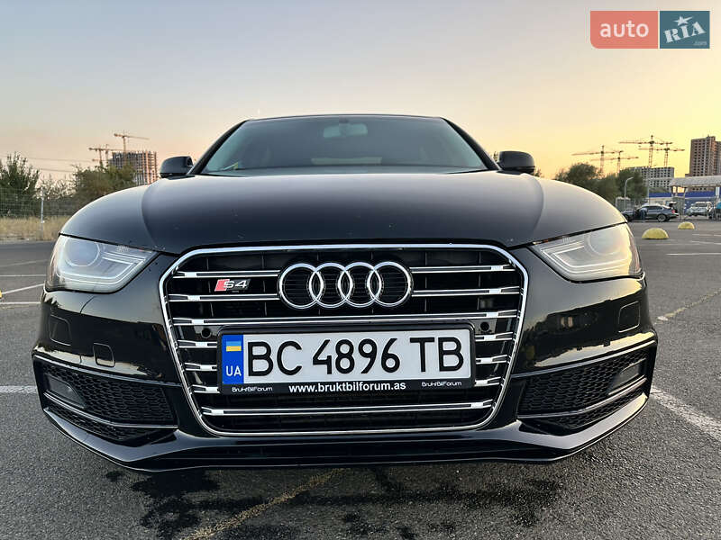 Седан Audi A4 2014 в Трускавце
