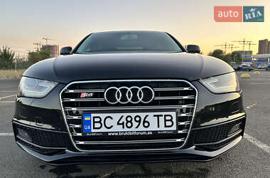 Седан Audi A4 2014 в 
