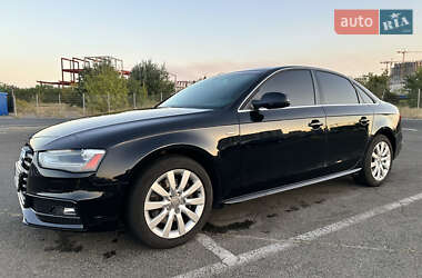 Седан Audi A4 2014 в 