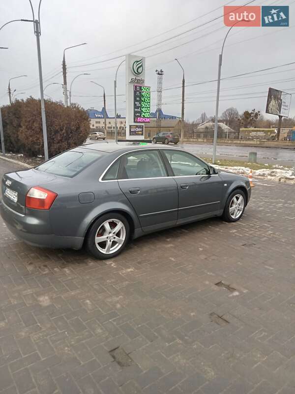 Седан Audi A4 2001 в Черновцах