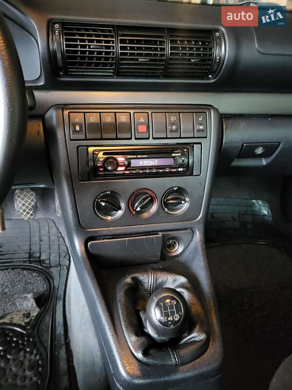 Седан Audi A4 1999 в Рівному