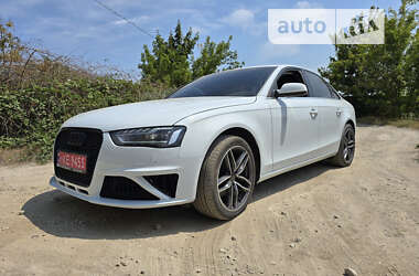 Седан Audi A4 2015 в 