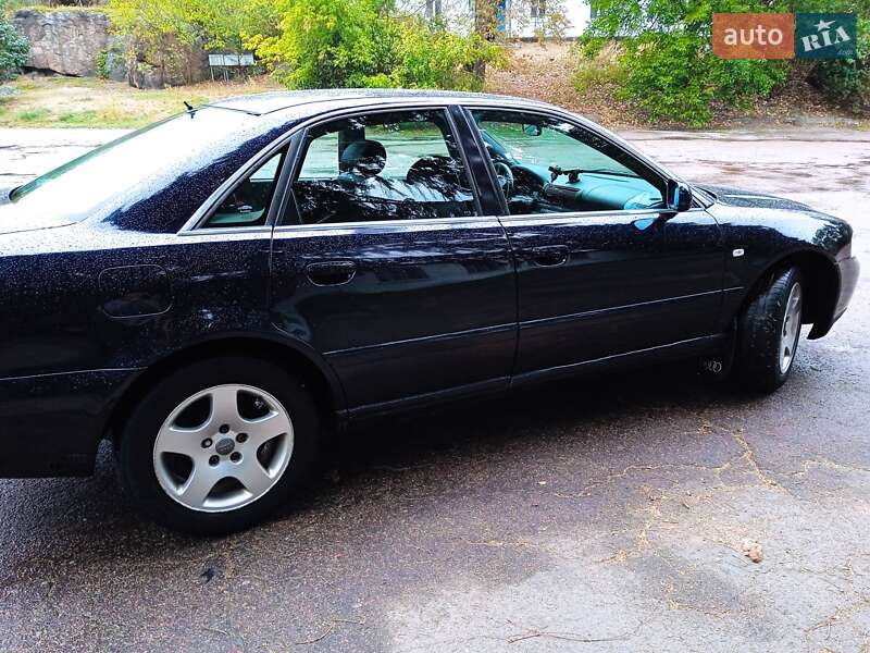 Седан Audi A4 2000 в Корсуне-Шевченковском фото 2 Седан Audi A4 2000 в Корсуне-Шевченковском