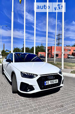 Седан Audi A4 2022 в Дніпрі