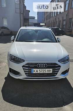 Седан Audi A4 2021 в Киеве