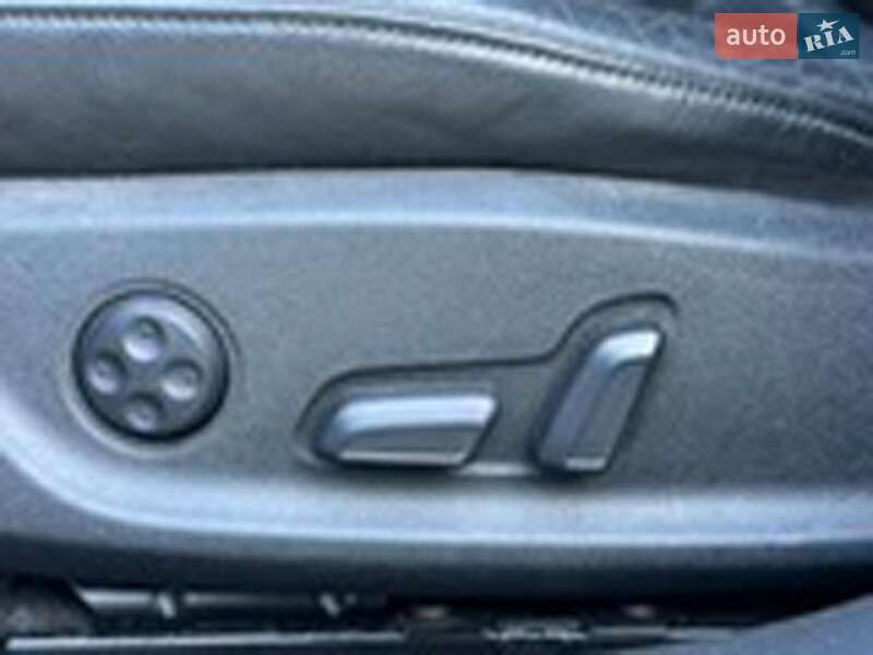 Седан Audi A4 2012 в Киеве