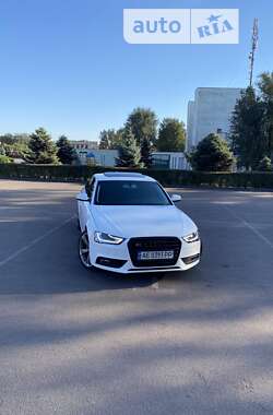 Седан Audi A4 2013 в Кам'янському