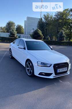 Седан Audi A4 2013 в Кам'янському