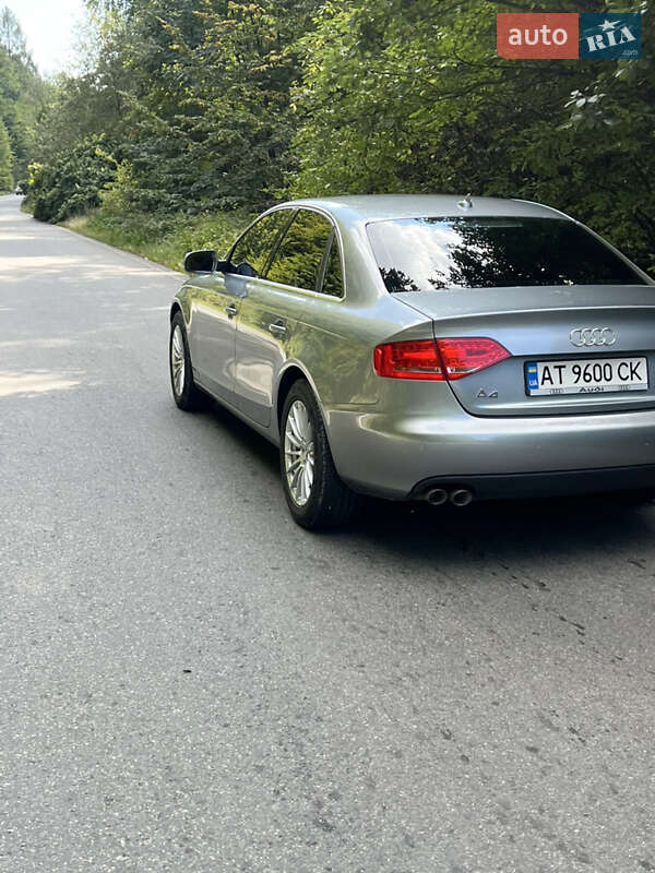 Седан Audi A4 2010 в Косові