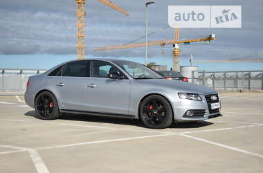 Седан Audi A4 2011 в Львове