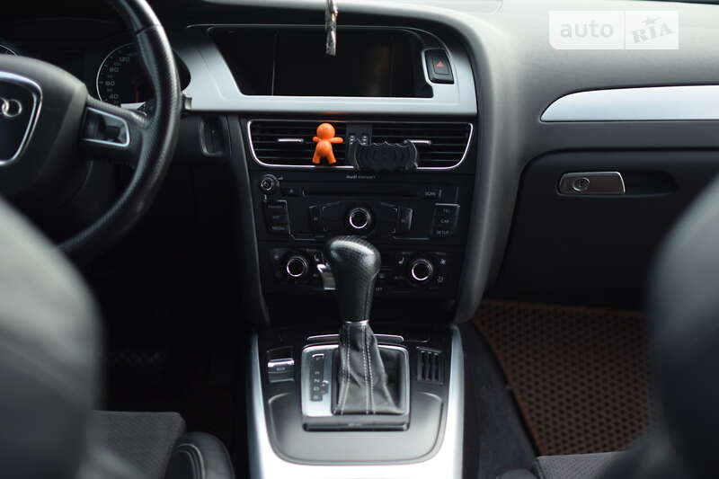 Седан Audi A4 2011 в Киеве