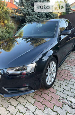 Седан Audi A4 2014 в Львове